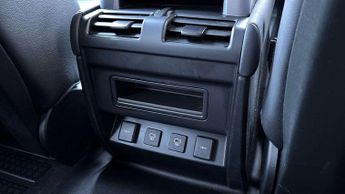 Land Rover Defender SE