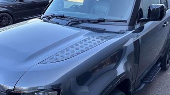 Land Rover Defender SE