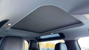 Land Rover Defender SE