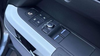 Land Rover Defender SE