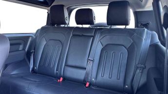 Land Rover Defender SE
