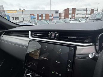 Jaguar F-PACE R-Dynamic SE Black