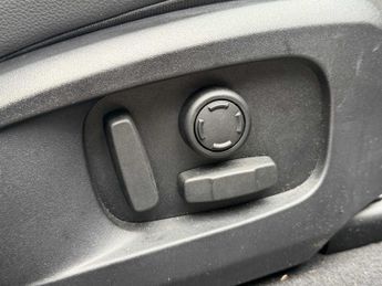 Jaguar F-PACE R-Dynamic SE Black