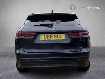 Jaguar F-PACE R-Dynamic SE Black
