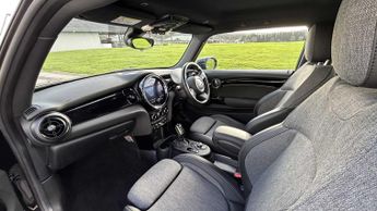 MINI Hatchback Cooper S Level 2