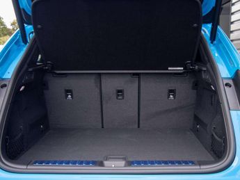 Porsche Macan Electric Estate 