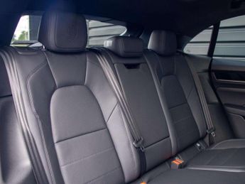 Porsche Macan Electric Estate 