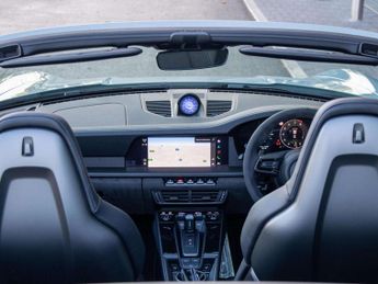 Porsche 911 [992] Carrera Cabriol 