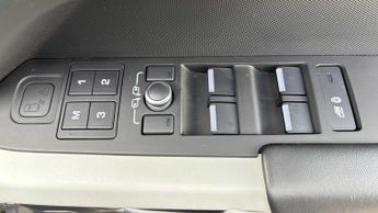 Land Rover Defender X-Dynamic HSE