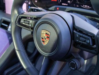 Porsche Taycan Saloon 