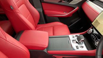 Jaguar F-PACE R-Dynamic SE Black