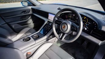 Porsche Taycan 