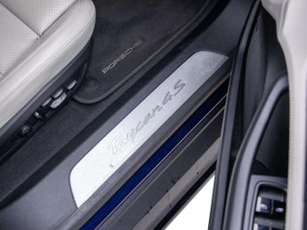 Porsche Taycan 