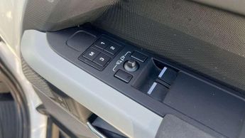 Land Rover Defender X-Dynamic SE