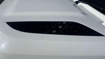 Land Rover Defender X-Dynamic SE