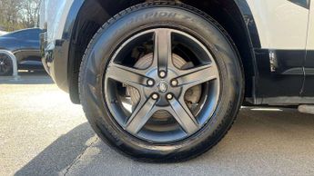 Land Rover Defender X-Dynamic SE