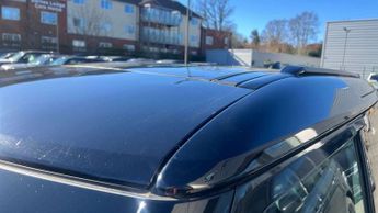 Land Rover Defender X-Dynamic SE