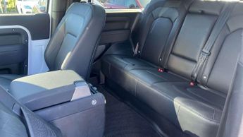 Land Rover Defender X-Dynamic SE