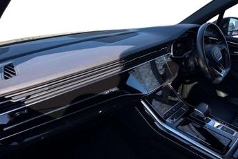 Audi Q7 SQ7 Black Edition