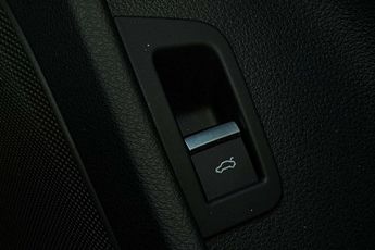 Audi Q7 SQ7 Black Edition