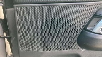 Land Rover Discovery R-Dynamic SE