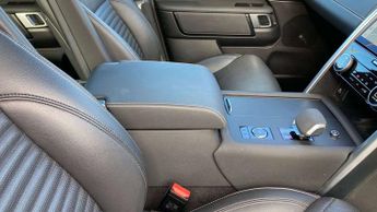 Land Rover Discovery R-Dynamic SE