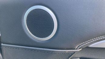 Land Rover Discovery R-Dynamic SE