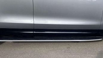 Land Rover Discovery R-Dynamic SE