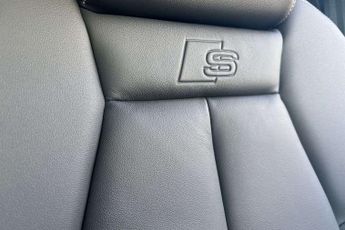 Audi Q4 Black Edition