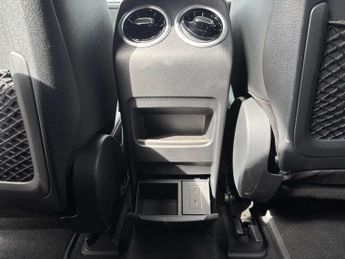 Mercedes-Benz EQB AMG Line Premium