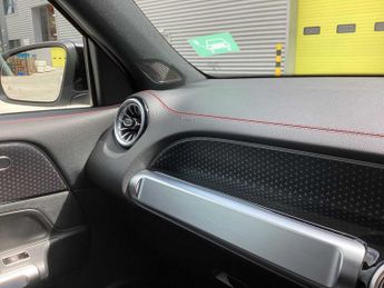 Mercedes-Benz EQB Urban Edition