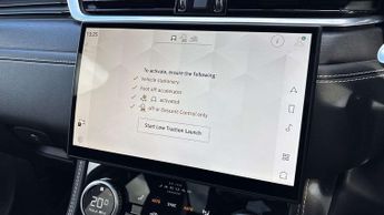 Jaguar F-PACE R-Dynamic HSE Black 90th Anniversary Edition