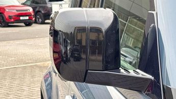 Land Rover Defender SE