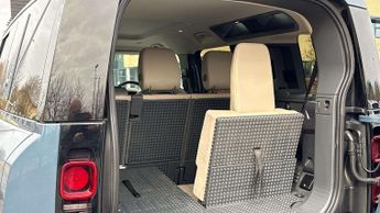 Land Rover Defender SE