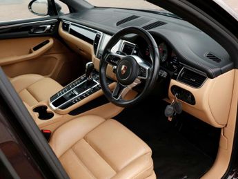 Porsche Macan Estate 