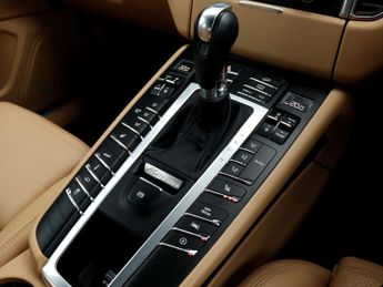 Porsche Macan Estate 
