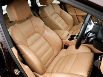 Porsche Macan Estate 