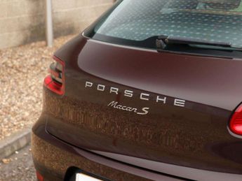 Porsche Macan Estate 