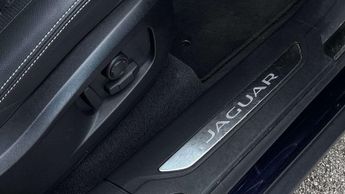 Jaguar F-PACE R-Dynamic SE Black