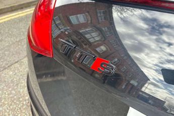 Audi TT TTS Black Edition