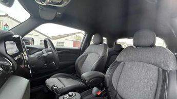 MINI Cooper SE Sport