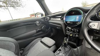 MINI Cooper SE Sport