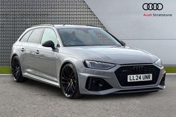 Audi RS4 Carbon Black