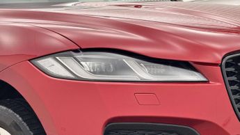 Jaguar F-PACE R-Dynamic HSE Black 90th Anniversary Edition