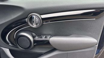 MINI Hatchback Cooper Exclusive