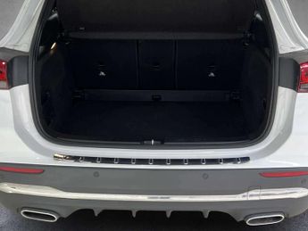 Mercedes-Benz GLA AMG Line