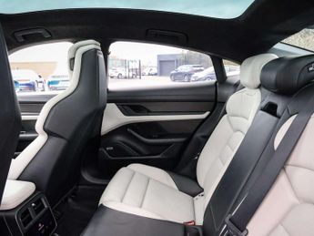 Porsche Taycan 