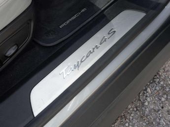 Porsche Taycan 