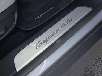 Porsche Taycan 