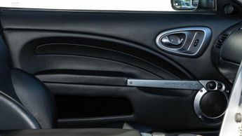 Aston Martin Vanquish 